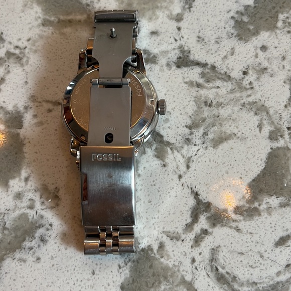 Men’s Silver Fossil Watch - Picture 2 of 3